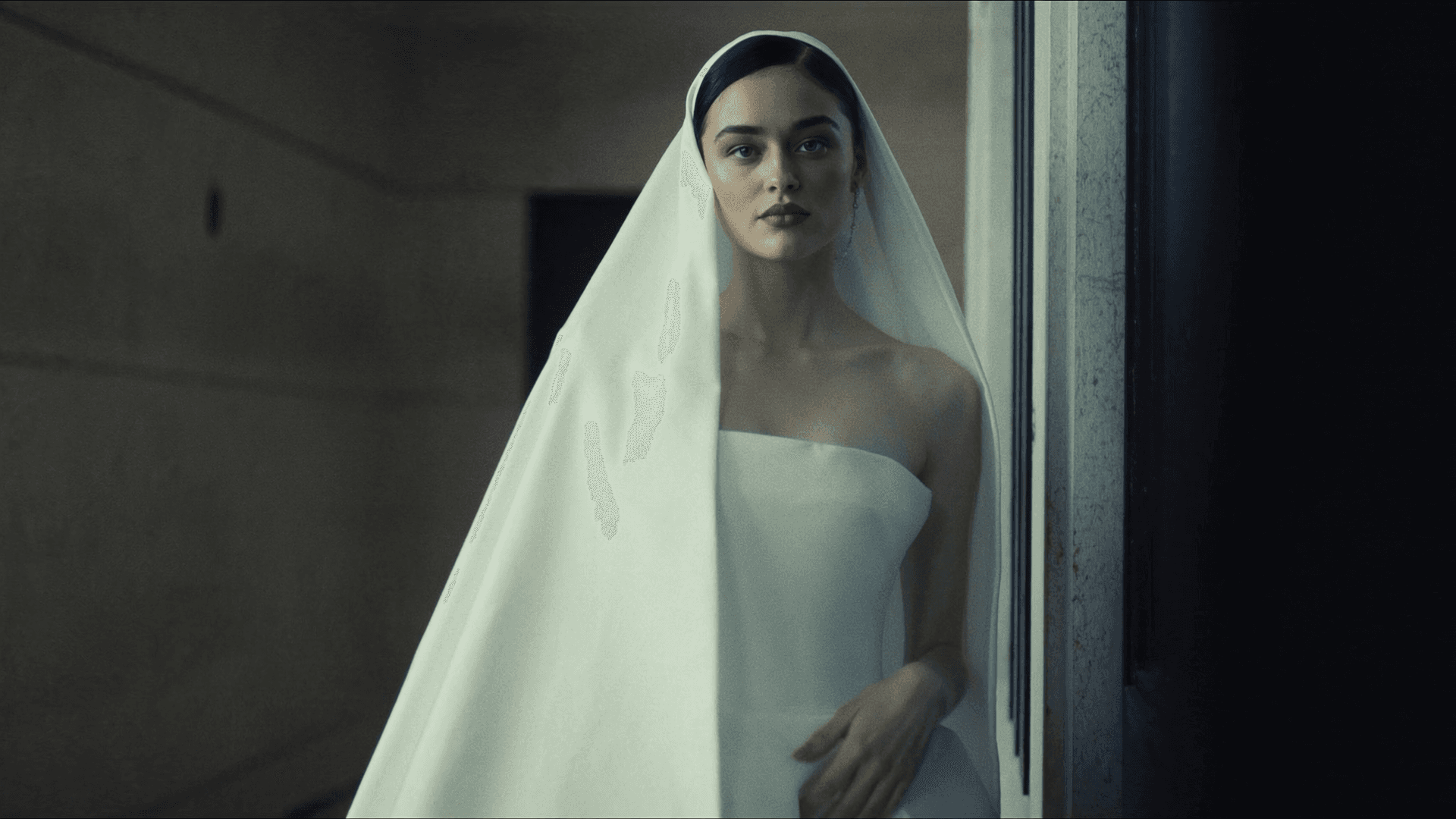Motion blur wedding photography — intentional movement and energy